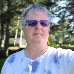 Meet your Posher, Debbie